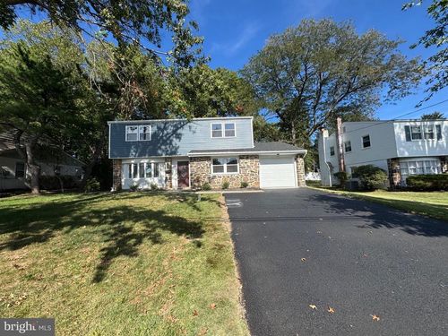 533 Evergreen Ln, LAFAYETTE HILL, PA, 19444-2307 | Card Image