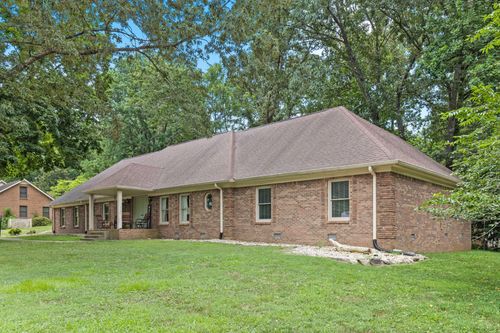 910 Ridgewood Dr, Clarksville, TN, 37043-2424 | Card Image