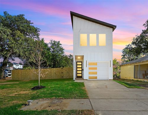2246 Hooper St, Dallas, TX, 75215-4939 | Card Image