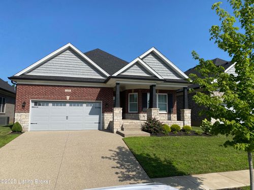 7508 Pavilion Park Rd, Louisville, KY, 40214-2001 | Card Image