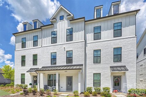 3024 Red Cardinal Ln, Charlotte, NC, 28211-2775 | Card Image