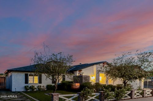 4021 E Glenrosa Ave, Phoenix, AZ, 85018-4111 | Card Image