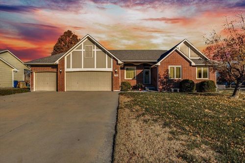 325 Fairway Circle, Andover, KS, 67002 | Card Image