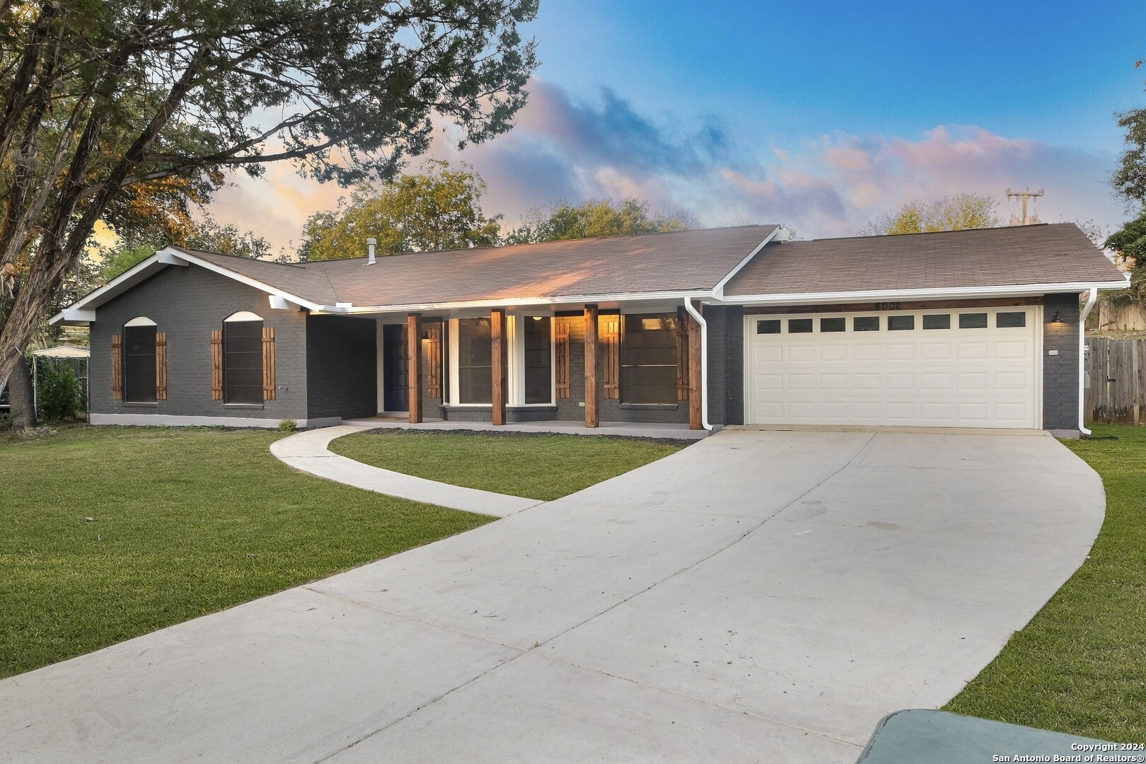 Rue Liliane St, San Antonio, TX 78238