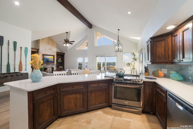 693 Riviera Dr, House other with 3 bedrooms, 2 bathrooms and null parking in Canyon Lake TX | Image 4