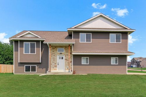 475 Bryant St E, Rush City, MN, 55069-4403 | Card Image