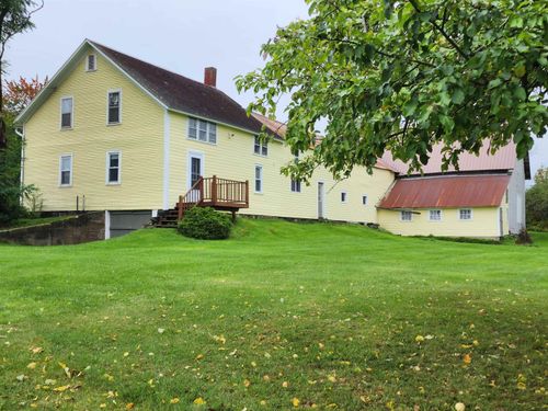 124 Vt Route 105, Newport Town, VT, 05857 | Card Image