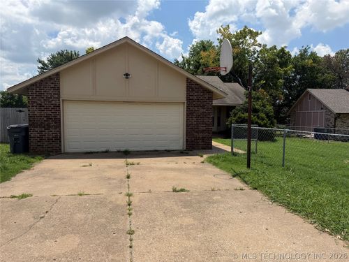 12022 E 28th Street, Tulsa, OK, 74129 | Card Image