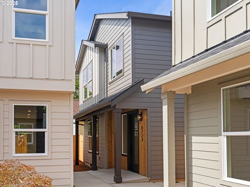 6723 Se Gladstone St, Portland, OR, 97206-3563 | Card Image