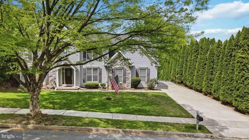 1221 Jill Dr, Hummelstown, PA, 17036-9022 | Card Image