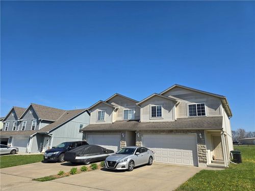 10609-11 E Maple Ave, Peculiar, MO, 64078-9281 | Card Image