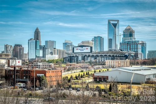211-1101 W 1st St, Charlotte, NC, 28202-1101 | Card Image
