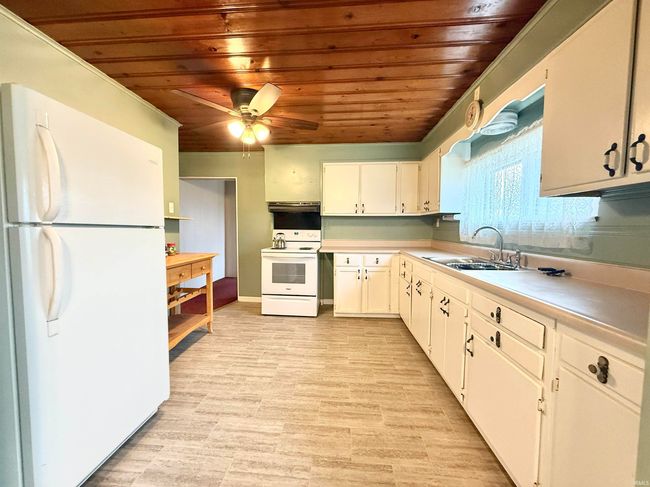 603 N Maple St, House other with 3 bedrooms, 2 bathrooms and null parking in Converse IN | Image 11