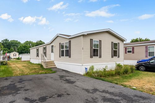 26 East Ave, Washingtonville, NY, 10992-1606 | Card Image
