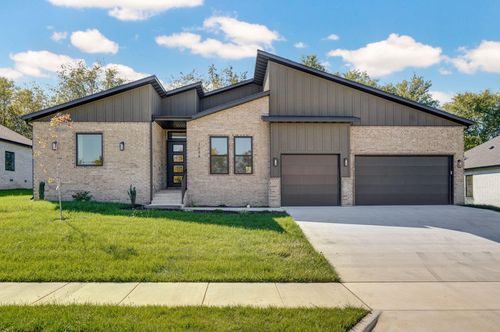 1688 E Cobblestone Dr, Ozark, MO, 65721-6878 | Card Image