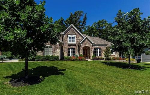 112 Castlewood Estates Dr, O Fallon, MO, 63368-7608 | Card Image