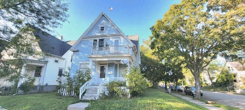 330 E Chambers St, Milwaukee, WI, 53212-2505 | Card Image