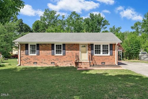 813 Rosemary St, Erwin, NC, 28339-2805 | Card Image