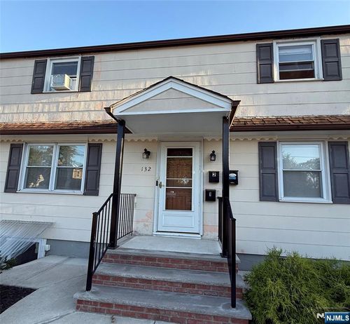 132 River Edge Rd, Bergenfield, NJ, 07621-1026 | Card Image