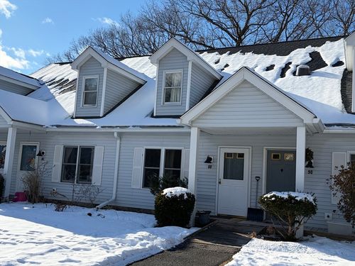 88-88 Pines Edge Dr, Northampton, MA, 01060-1560 | Card Image