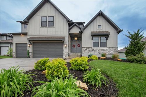 17328 Richards St, Overland Park, KS, 66221 | Card Image