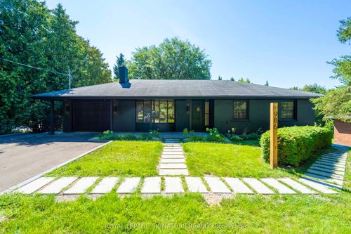 986 Srigley St, Newmarket, ON, L3Y1Y3 | Card Image