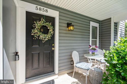 5858-5858 Orchard Hill Ct, CLIFTON, VA, 20124-1059 | Card Image
