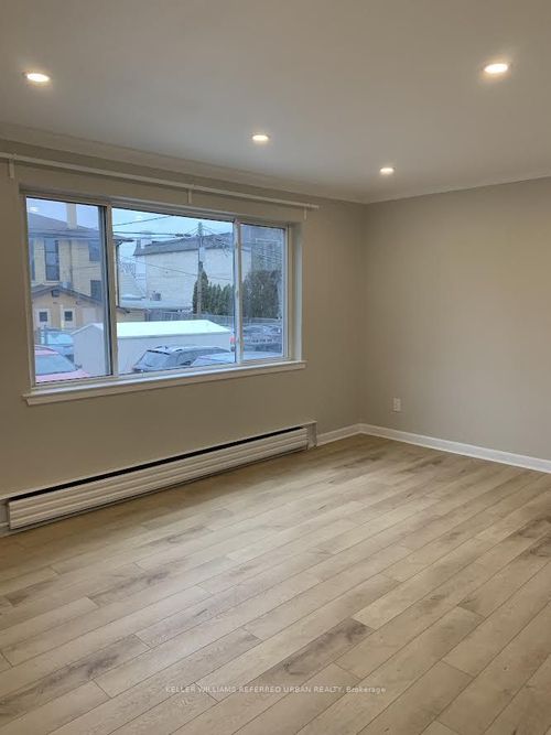 4-90 Portland Street, Etobicoke, ON, M8Y1A7 | Card Image