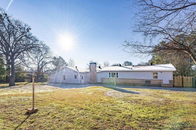 2210 E Harold St, House other with 4 bedrooms, 2 bathrooms and null parking in Gladewater TX | Image 25