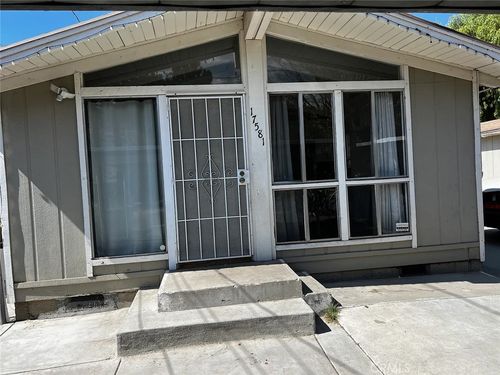 17581 Scherzinger Ln, Canyon Country, CA, 91387-1607 | Card Image
