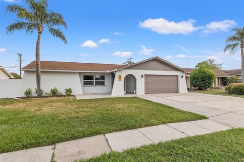 2214 Wilshire Dr, DUNEDIN, FL, 34698-9681 | Card Image