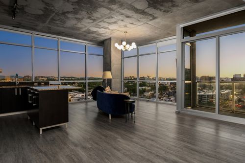 2000-600 12th Ave S, Nashville, TN, 37203-6670 | Card Image