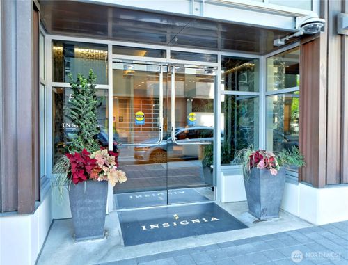apt-704n-583 Battery St, Seattle, WA, 98121-1967 | Card Image