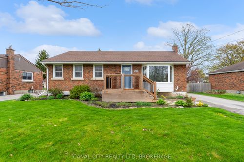 572 Clare Avenue, Welland, ON, L3C3B8 | Card Image