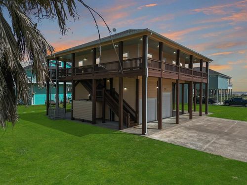 944 Raymond, Crystal Beach, TX, 77650 | Card Image