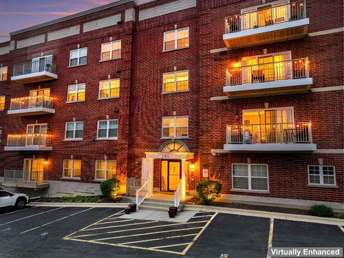 302-245 W Johnson Street, Palatine, IL, 60067 | Card Image