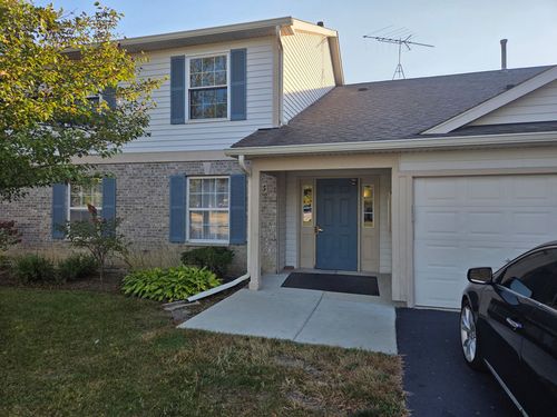 unit-2-1065 N Village Dr, Round Lake Beach, IL, 60073-4601 | Card Image