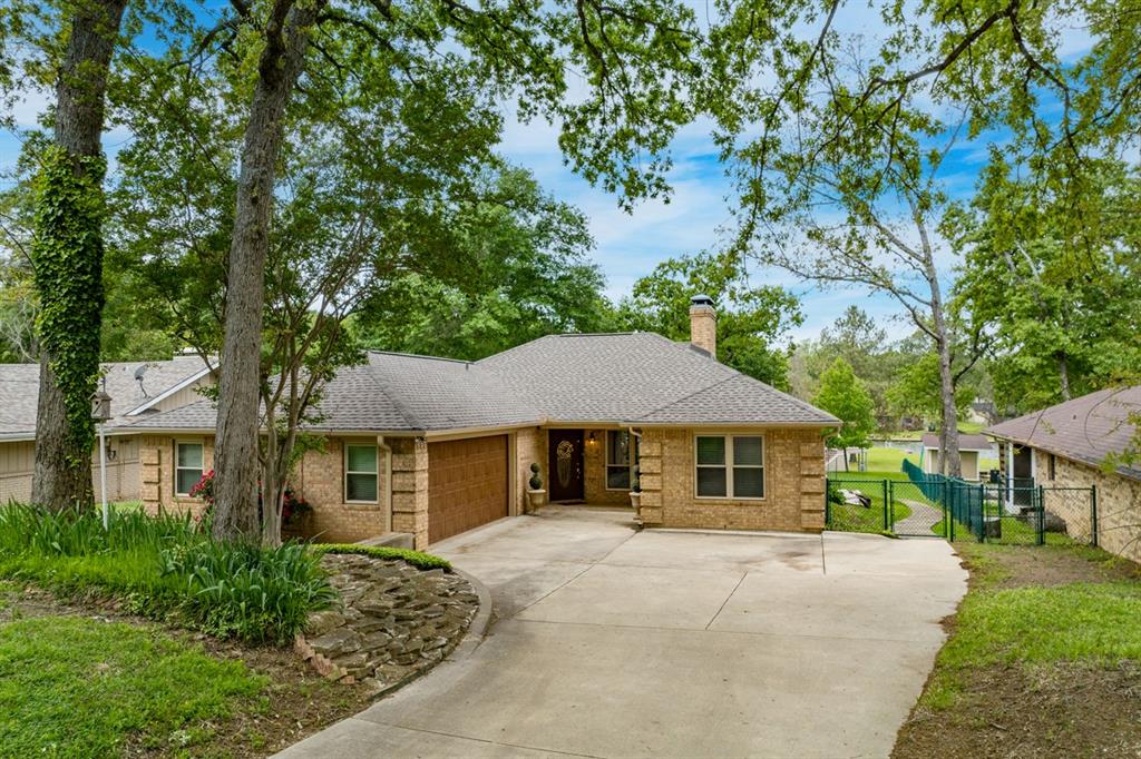 Oakridge Cir, Malakoff, TX 75148
