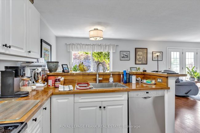 999 Baker St, House other with 5 bedrooms, 3 bathrooms and 2 parking in Peterborough ON | Image 16