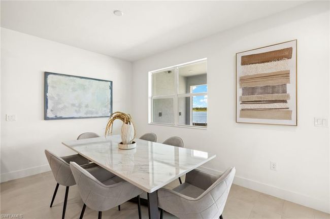 Casual dining area | Image 17