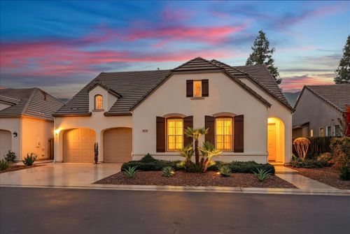 54 W Everglade Ave, Clovis, CA, 93619-8744 | Card Image