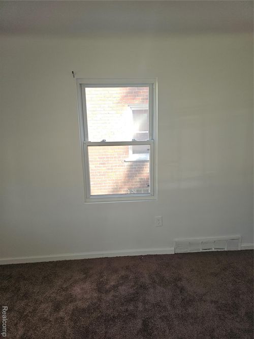 19934 Manor St, Detroit, MI, 48221-1040 | Card Image