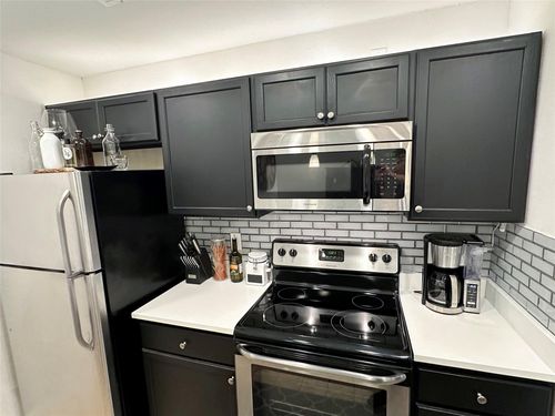 apt-735-8601 Park Ln, Dallas, TX, 75231-1323 | Card Image