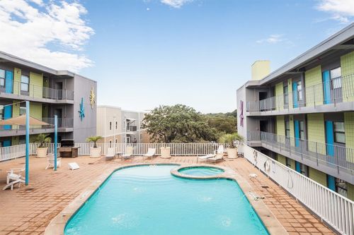 apt-204-2408 Leon St, Austin, TX, 78705-4622 | Card Image