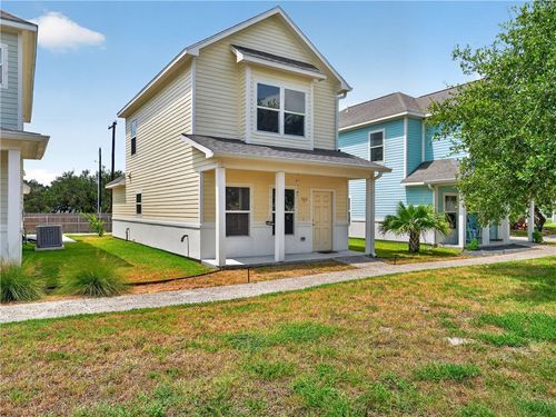 140 Lavaca Cir, Rockport, TX, 78382-2067 | Card Image