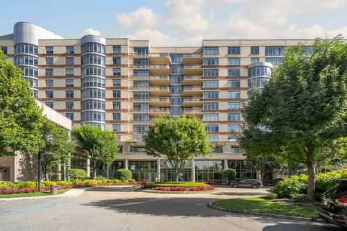 815-8100 River Rd River Rd, North Bergen, NJ, 07047 | Card Image