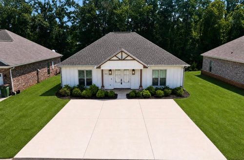 1023 Ida Grace Trl, New Albany, MS, 38652-1010 | Card Image
