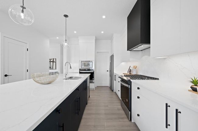 136 Carringvue Pl Nw, House other with 3 bedrooms, 3 bathrooms and 4 parking in Calgary AB | Image 10