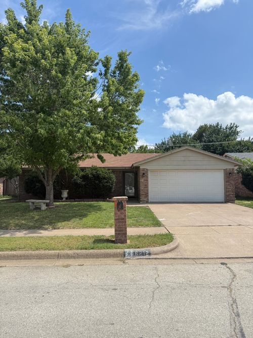 6212 Kary Lynn Dr S, Watauga, TX, 76148-2116 | Card Image