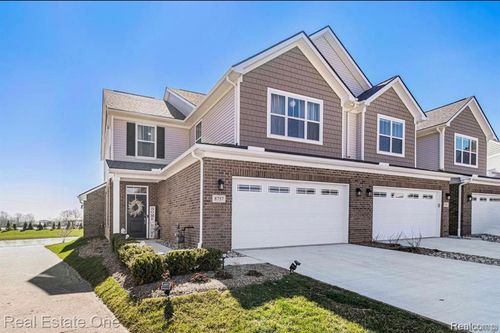 8757 Grove St, Washington Twp, MI, 48094-3616 | Card Image